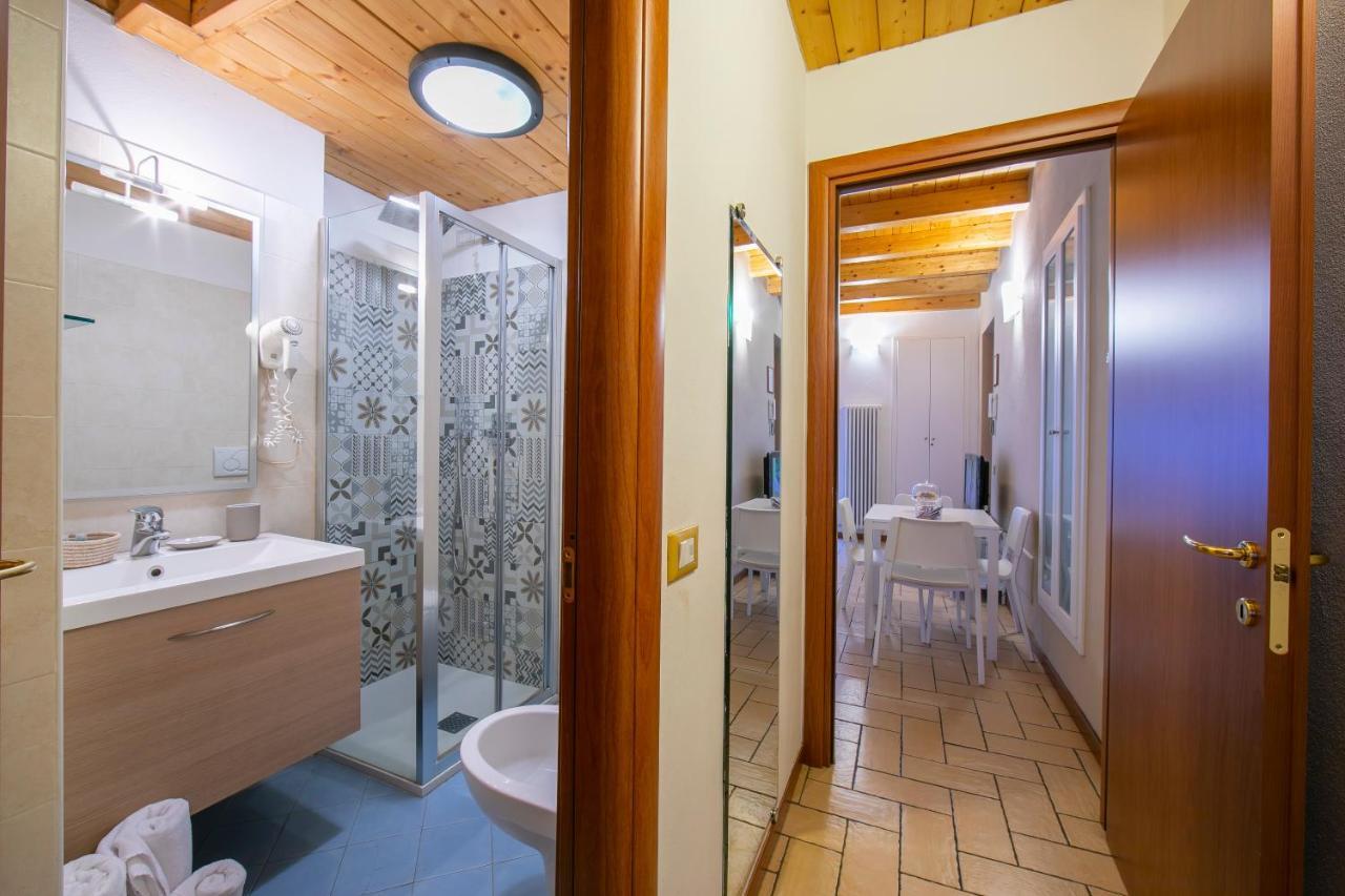 Le Stanze Del Lago Apartments Como Luaran gambar