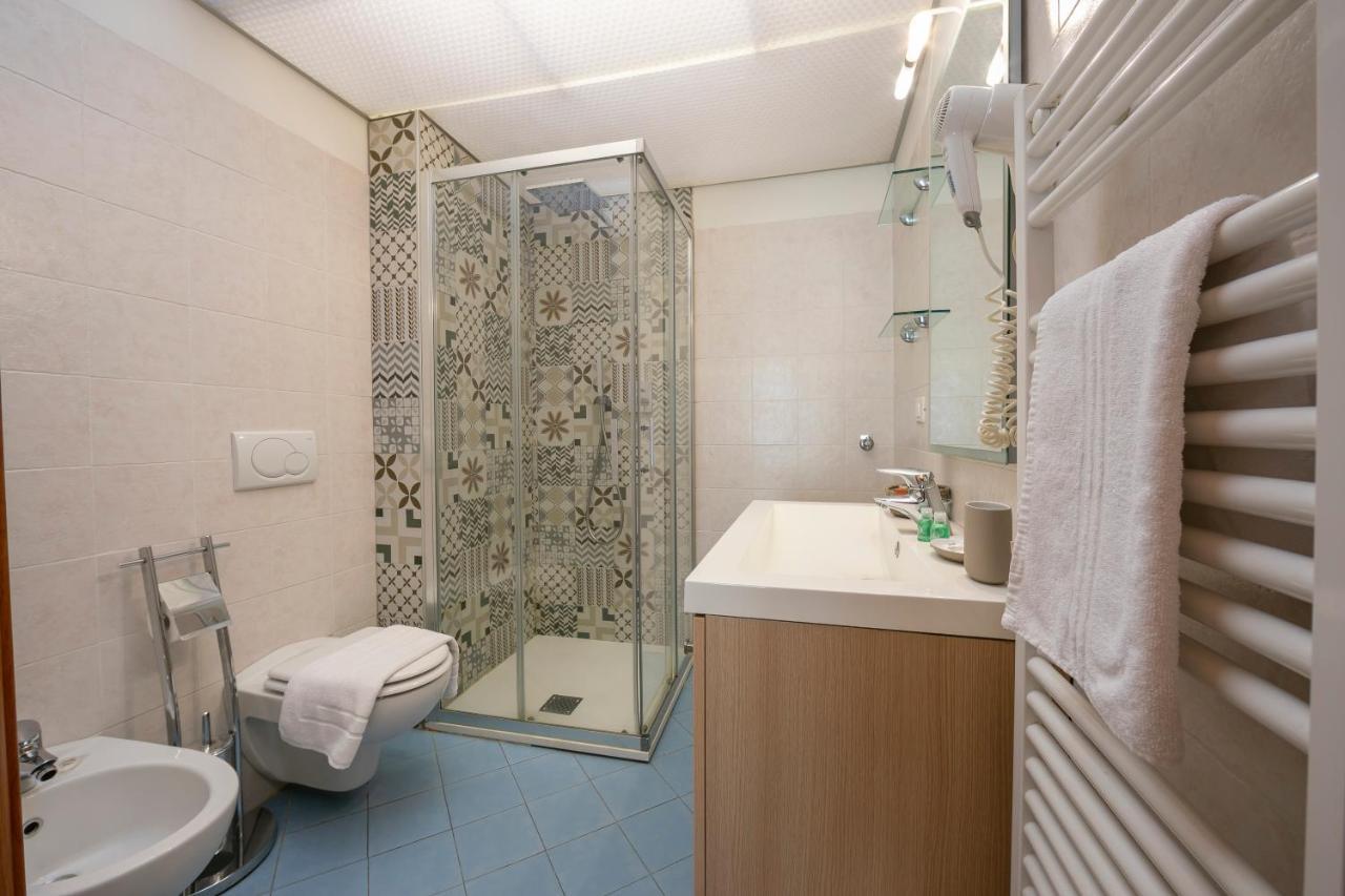 Le Stanze Del Lago Apartments Como Luaran gambar