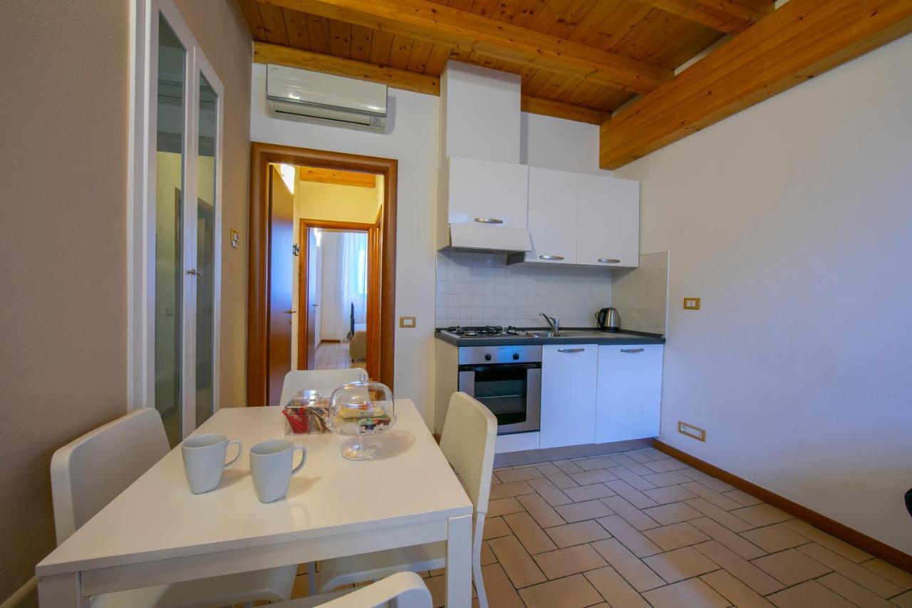 Le Stanze Del Lago Apartments Como Luaran gambar