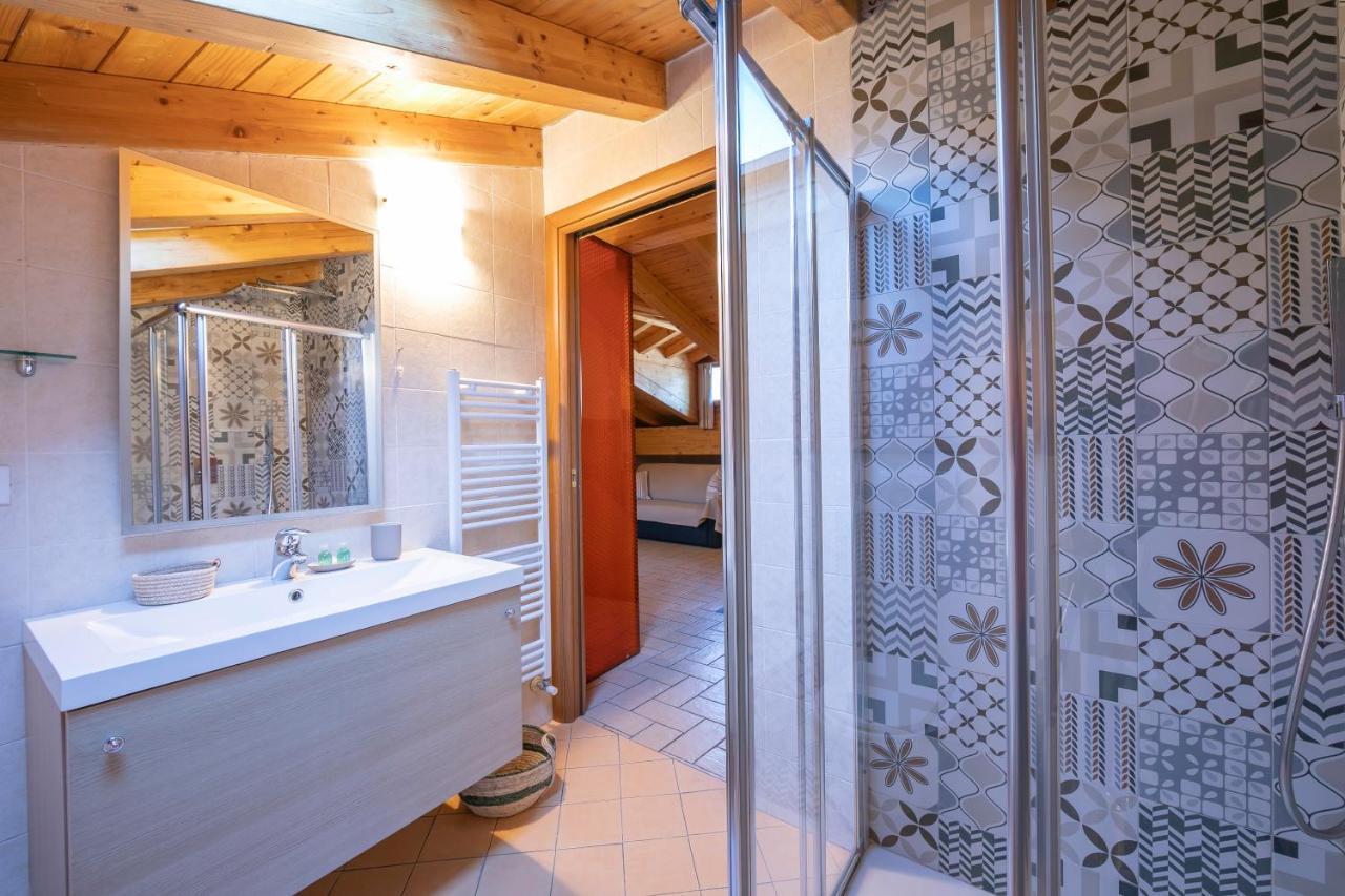Le Stanze Del Lago Apartments Como Luaran gambar