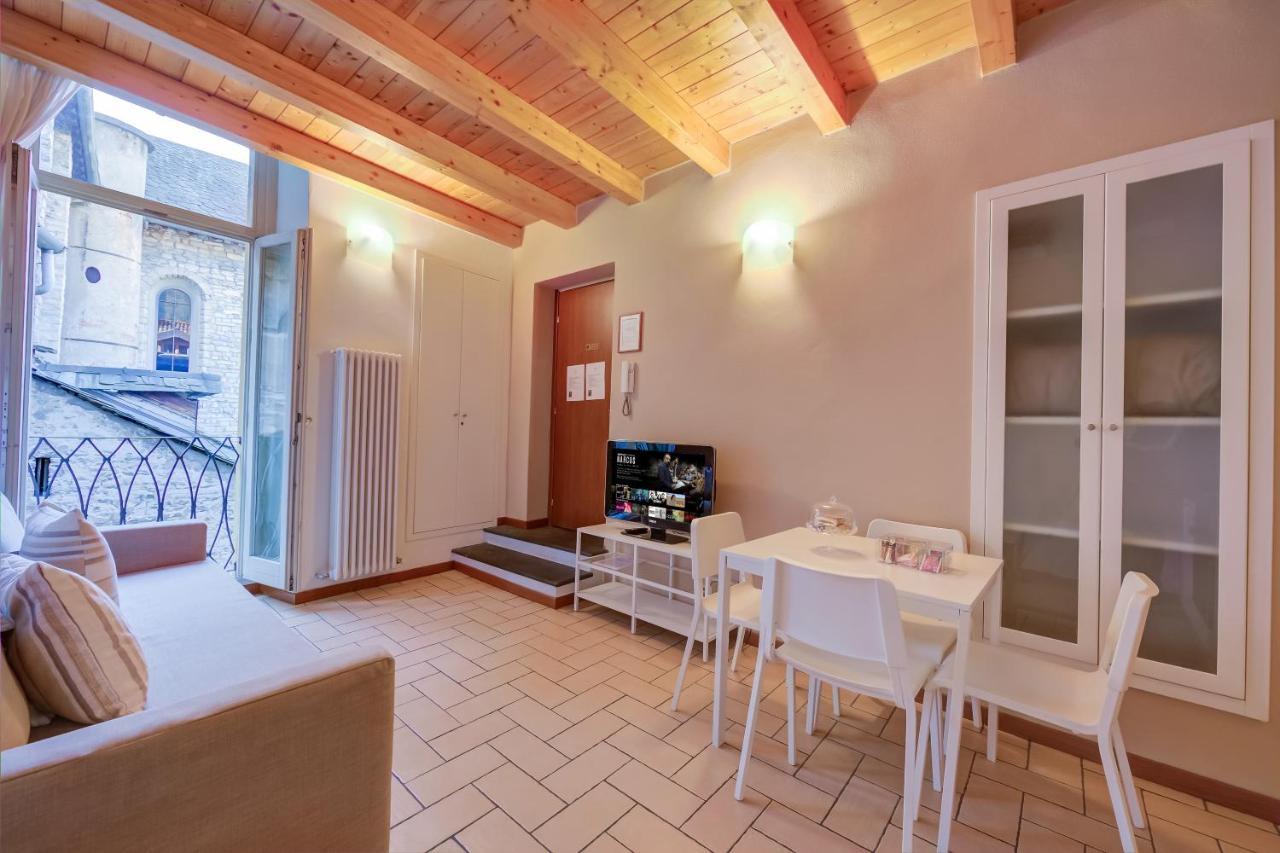 Le Stanze Del Lago Apartments Como Luaran gambar