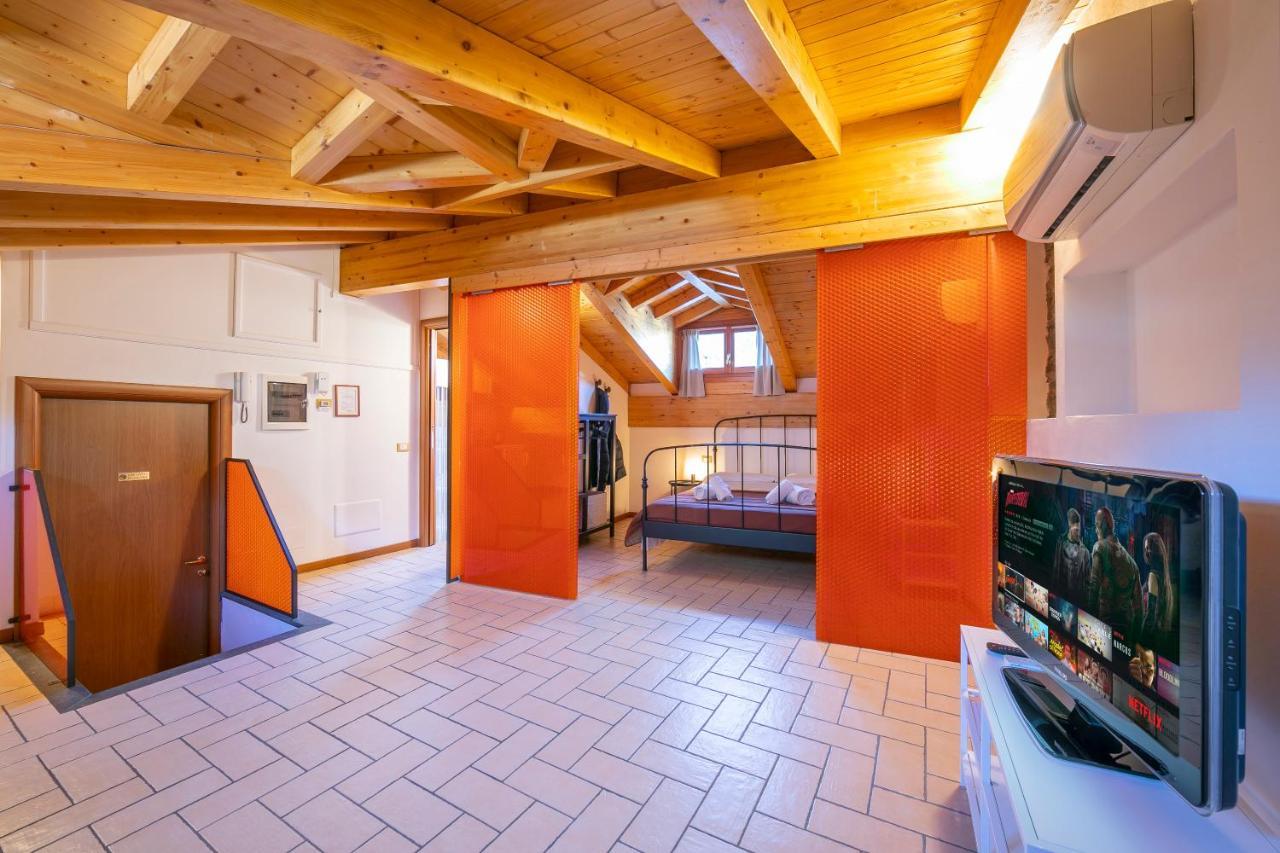 Le Stanze Del Lago Apartments Como Luaran gambar