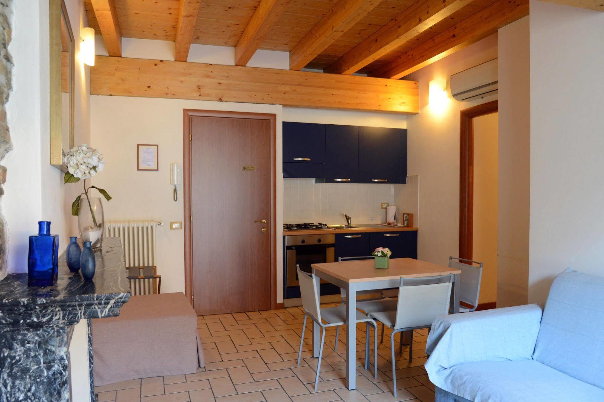 Le Stanze Del Lago Apartments Como Luaran gambar